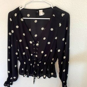 H&M divided top Women’s Size 8 black pock-a dot